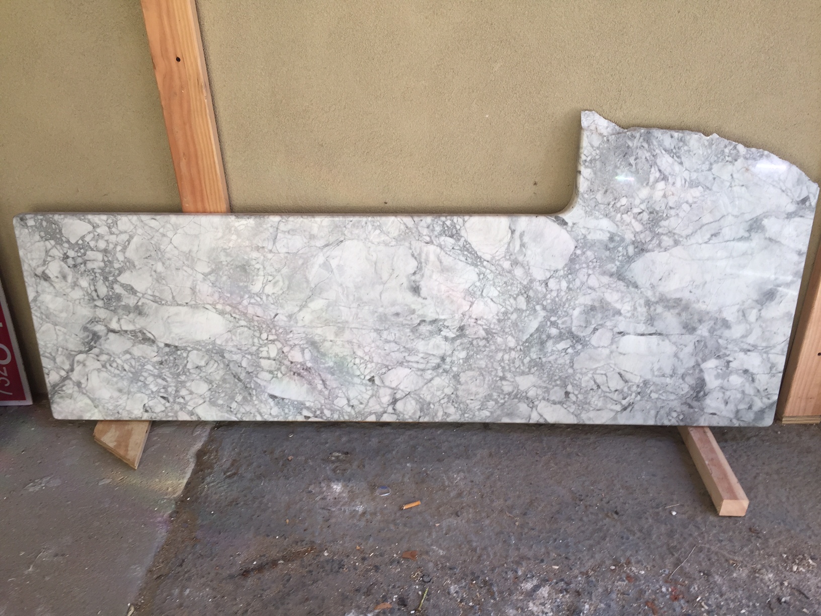 Super White Quartzite 62 X 18 3cm Absolute Kitchen Granite